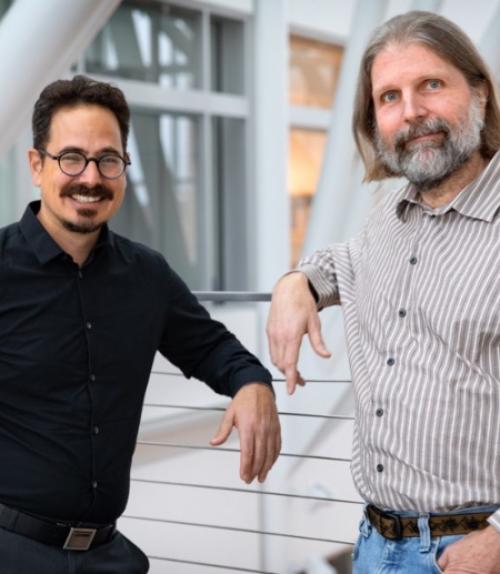  Itai Cohen, professor of physics, and Paul McEuen, the John A. Newman Professor of Physical Science