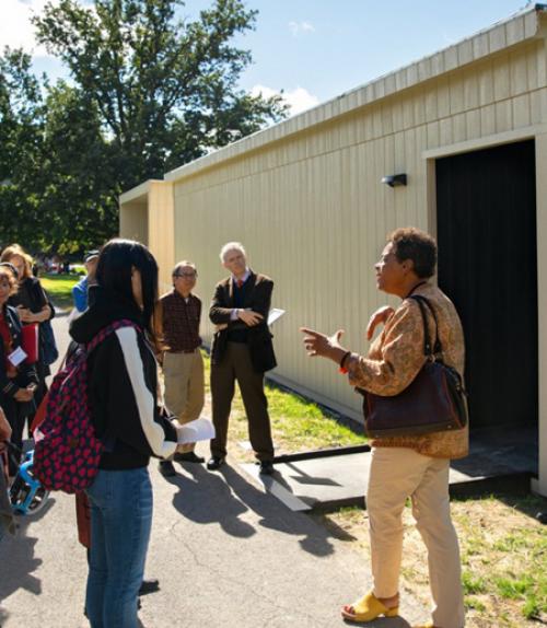  Featured CCA Biennial artist Carrie Mae Weems discusses her Arts Quad installation “Heave”